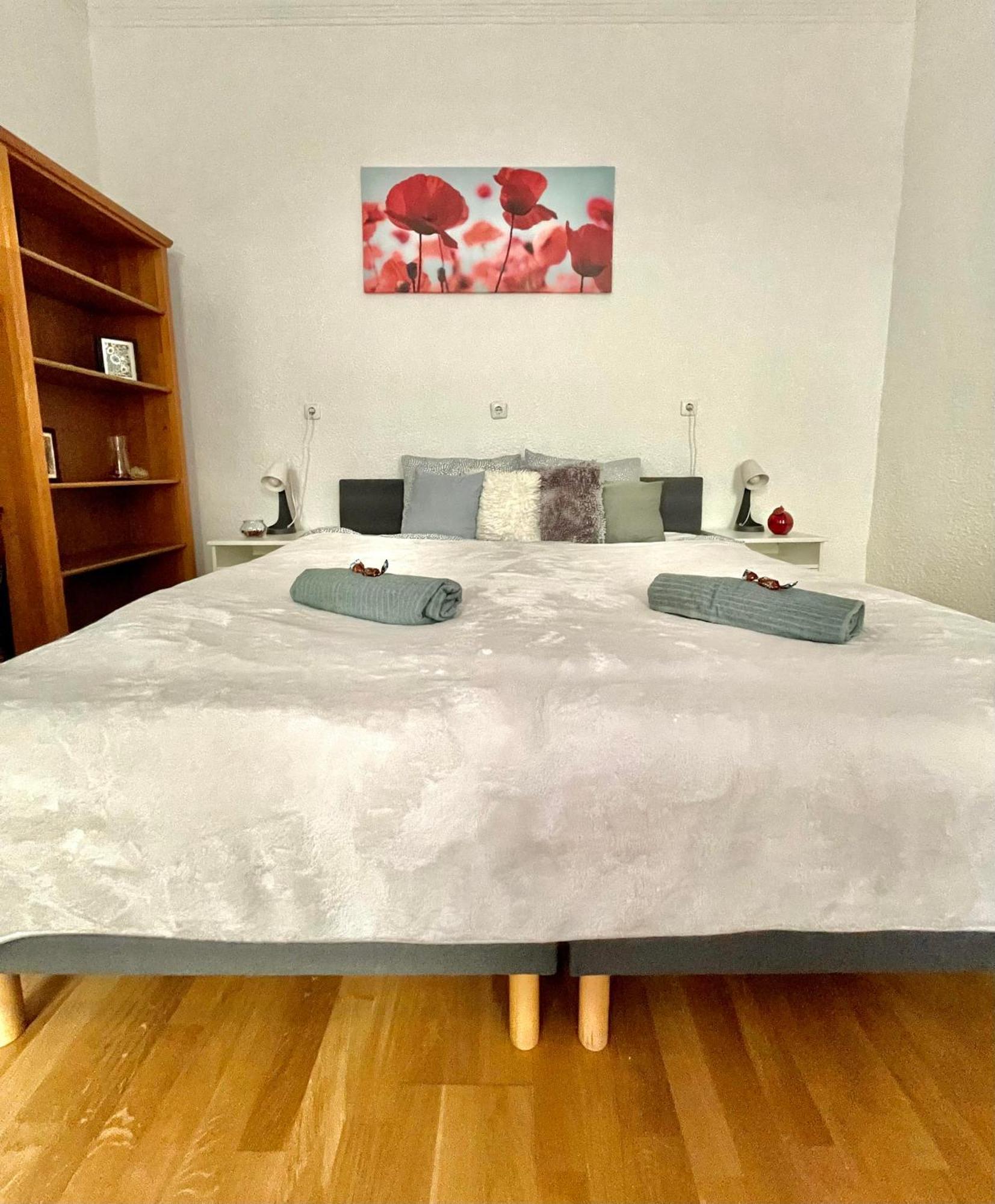 בודפשט Very Warm Home With Big Bed Near New York Cafe מראה חיצוני תמונה