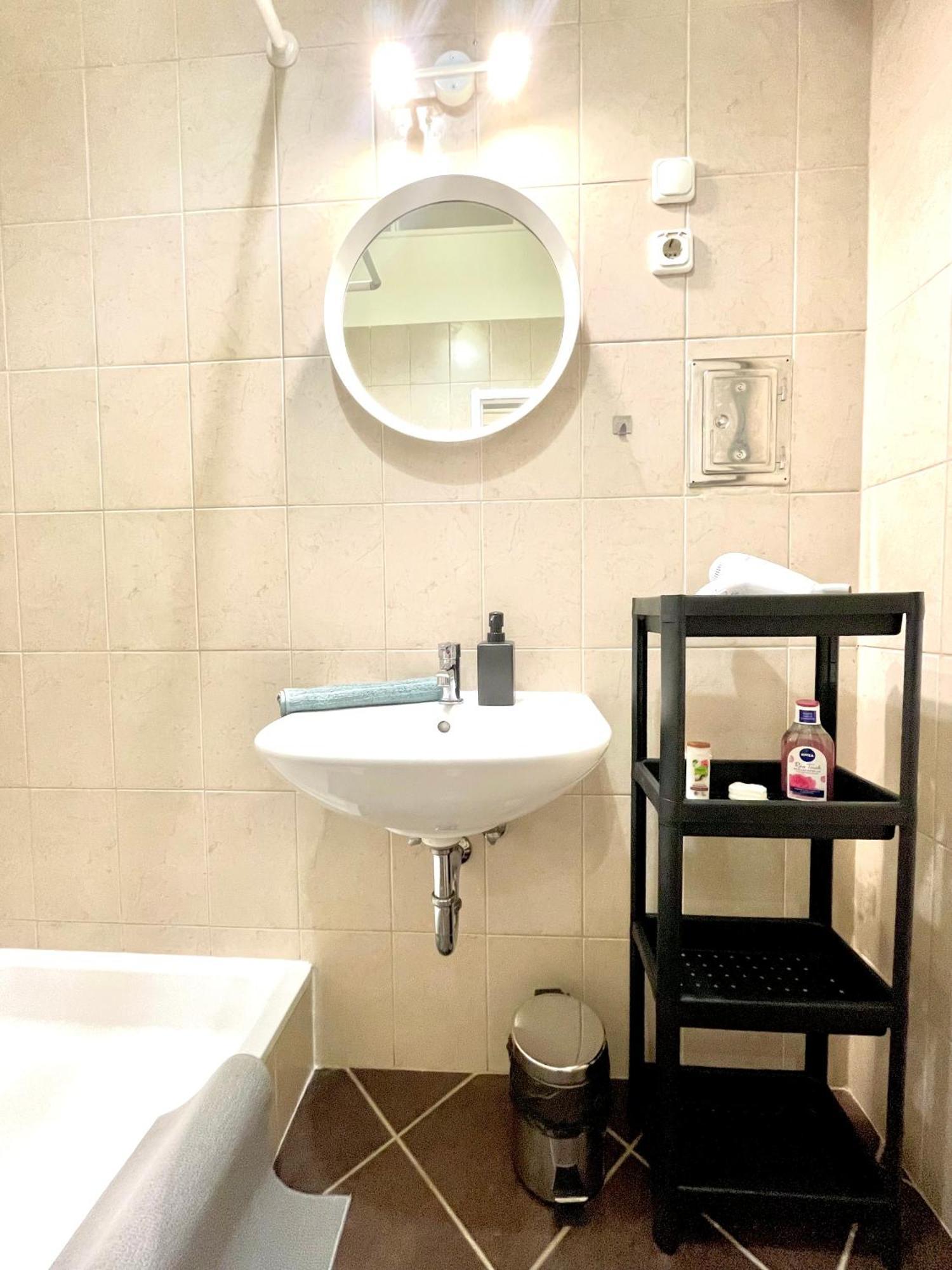 בודפשט Very Warm Home With Big Bed Near New York Cafe מראה חיצוני תמונה